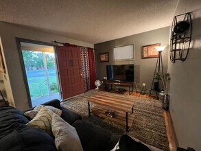 301 Ferndale St in Carlsbad, NM - Building Photo - Building Photo