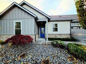 1704-1706 Danny Boy Ln in Wenatchee, WA - Building Photo