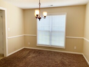 524 Wyndham Dr in Fuquay Varina, NC - Foto de edificio - Building Photo