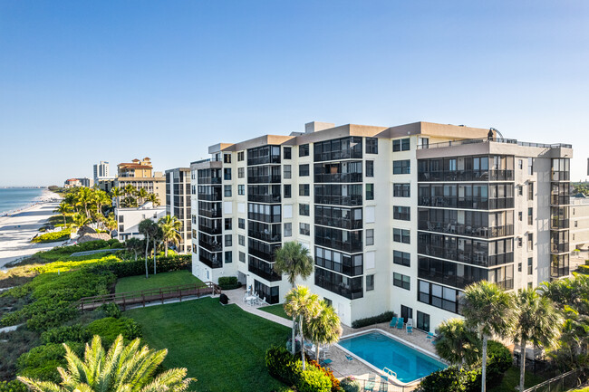 Seawatch Condominium in Naples, FL - Foto de edificio - Building Photo