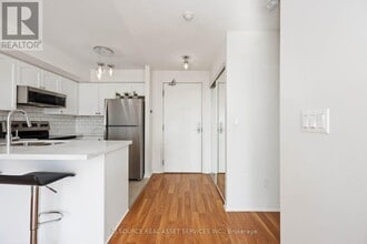 18 Valley Woods Rd in Toronto, ON - Building Photo - Building Photo