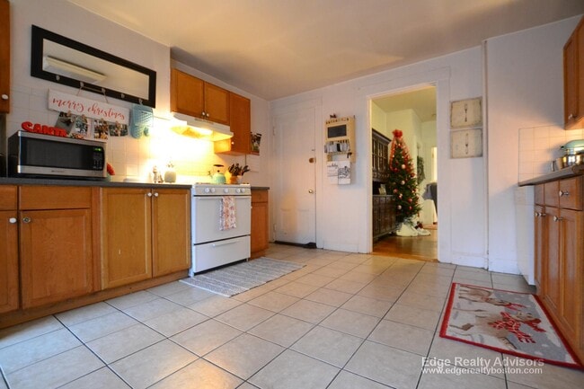 27 Pratt St, Unit 1