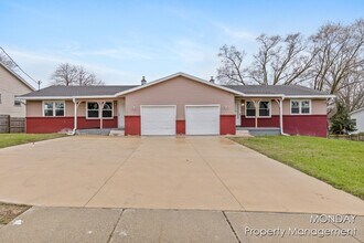 5897 Christie Ave SE in Grand Rapids, MI - Building Photo - Building Photo