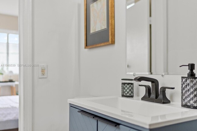 301 86th St in Miami Beach, FL - Foto de edificio - Building Photo