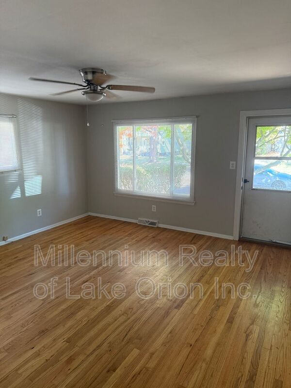 650 Lenox Ave in Pontiac, MI - Building Photo - Building Photo