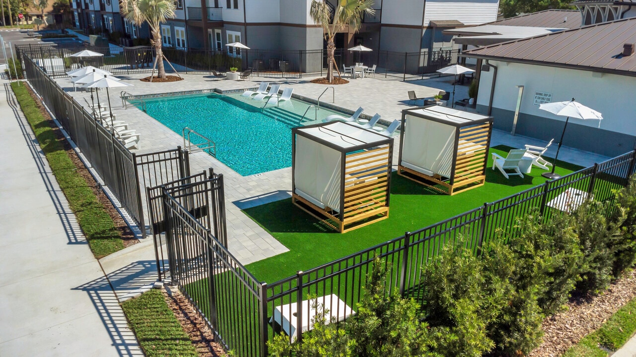 Everest Largo Apartments in Largo, FL - Building Photo