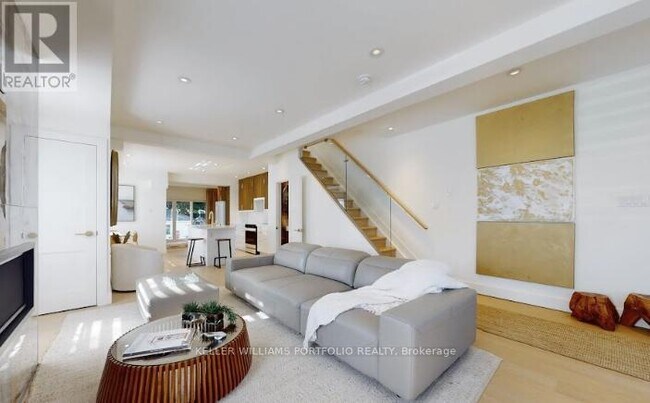 22 Pitt Ave in Toronto, ON - Building Photo - Building Photo