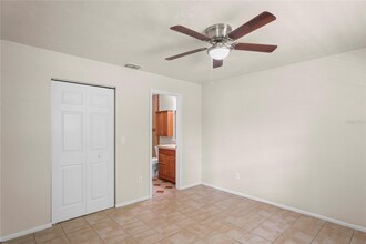 4932 Hi Vista Cir in Tampa, FL - Building Photo - Building Photo