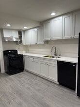 10696 Walnut St, Unit 10696 Walnut St in Los Alamitos, CA - Foto de edificio - Building Photo