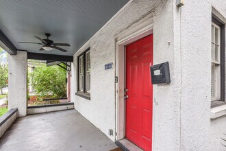 510 East Waldburg St, Unit A in Savannah, GA - Foto de edificio - Building Photo