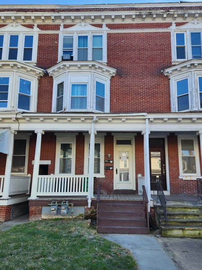 property at 920 W King St