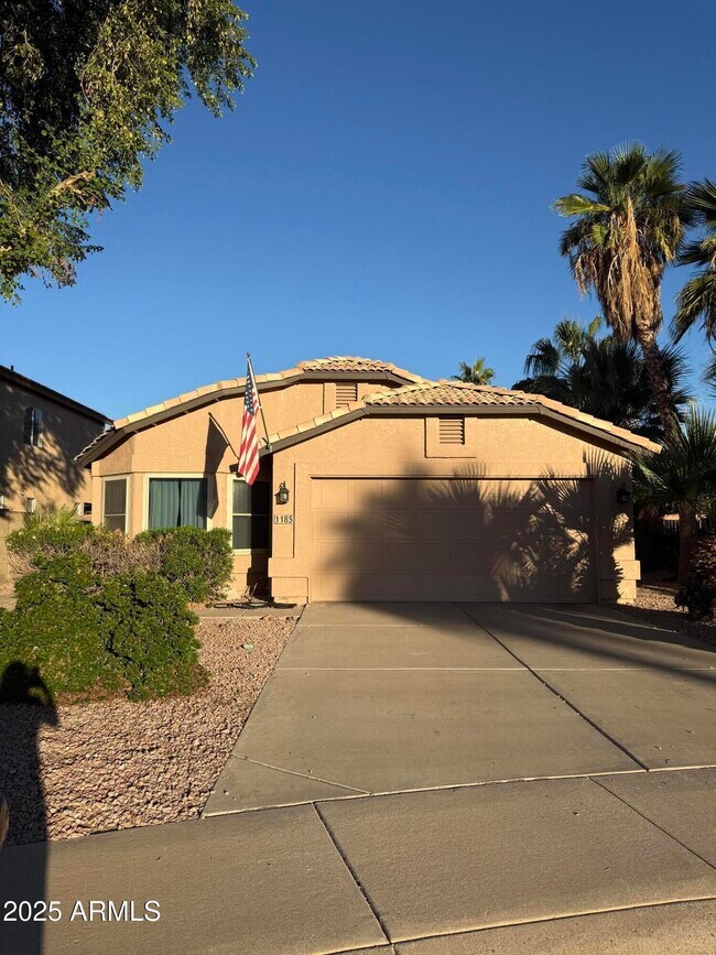 property at 1185 N Woodburne Dr