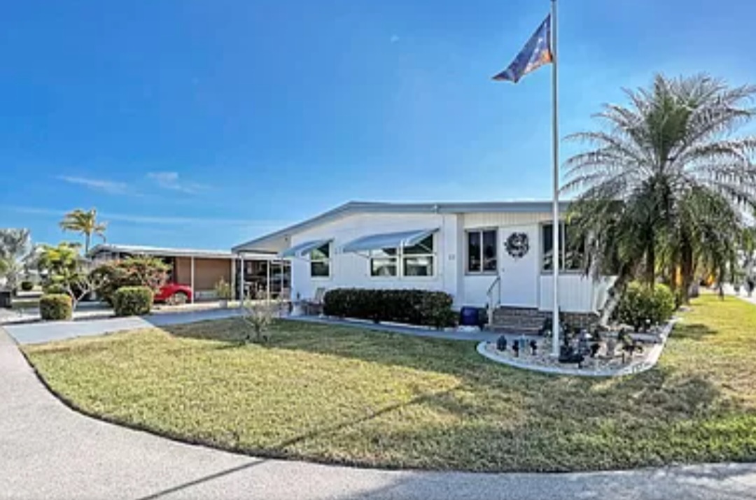 23 Hanna Ct in Ft. Myers, FL - Building Photo