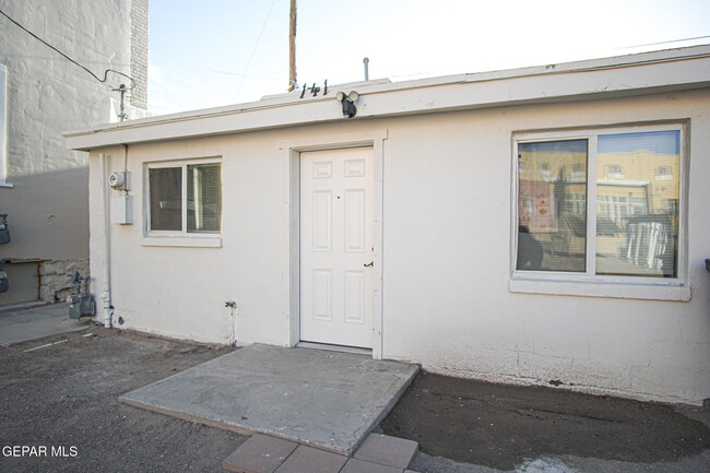 141 Newman St in El Paso, TX - Building Photo - Building Photo