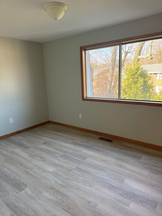 410 Farmington Ave in New Britain, CT - Foto de edificio