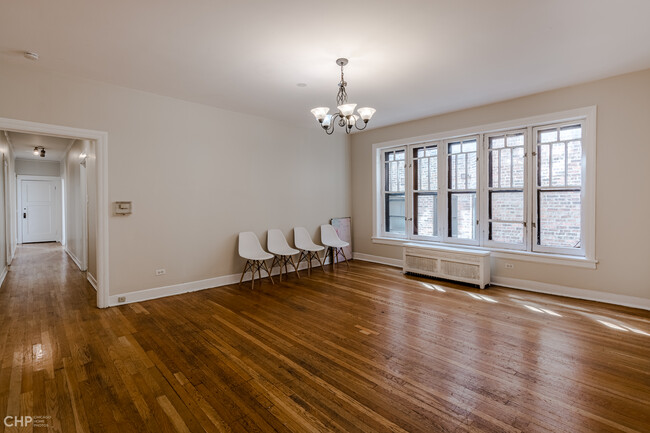 5211 S Greenwood Ave, Unit 3 5211 S. GREENWOOD AVEE