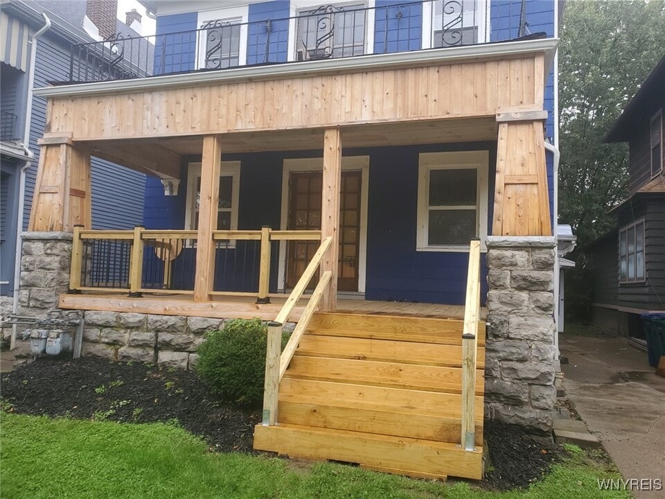 34 Cazenovia St in Buffalo, NY - Building Photo