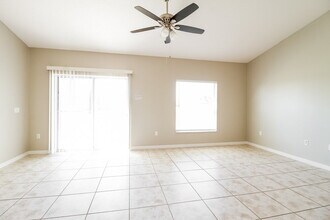 4108 Shelter Bay Dr in Kissimmee, FL - Building Photo - Building Photo
