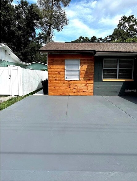 property at 1513 W Rio Vista Ave