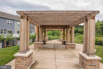 6002 Camerons Ferry Dr in Haymarket, VA - Foto de edificio - Building Photo