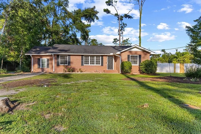 property at 2206 White Oak Dr