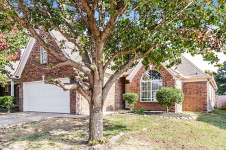 7972 Ridgedale Dr in Olive Branch, MS - Building Photo - Building Photo