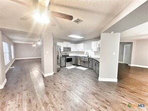 13907 Quarles St in San Antonio, TX - Building Photo - Building Photo