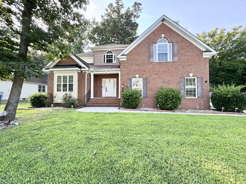320 Whitehurst Landing in Chesapeake, VA - Building Photo