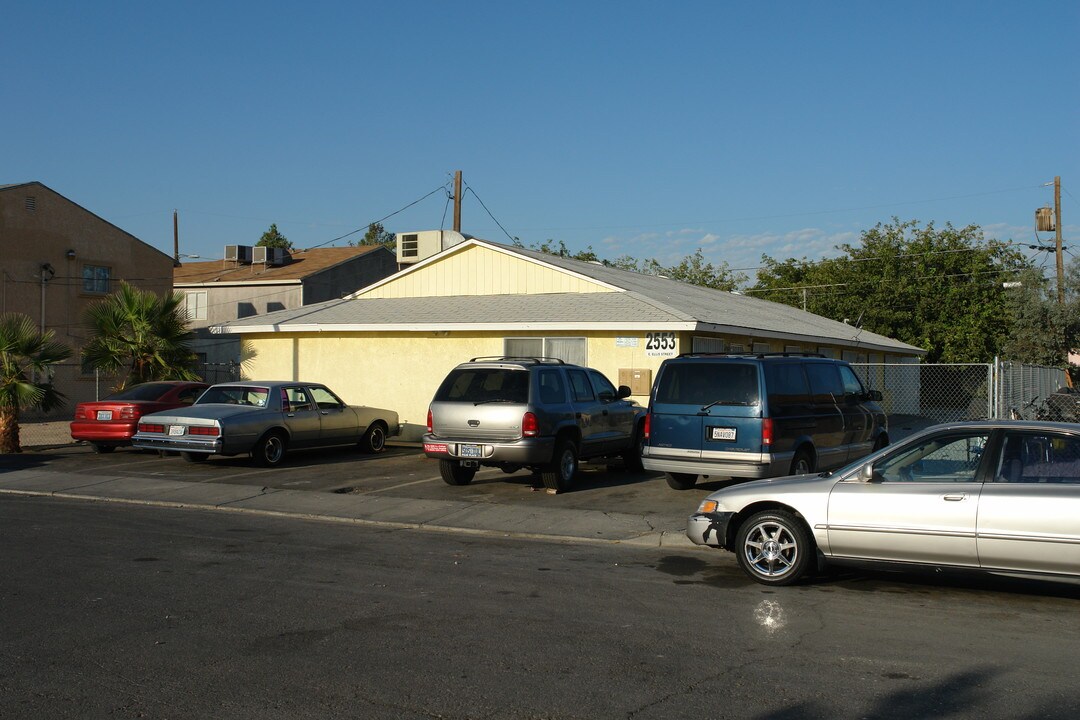 2553 Ellis St in North Las Vegas, NV - Building Photo