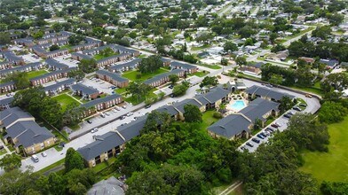 12261 Sailwinds Dr in Largo, FL - Building Photo - Building Photo