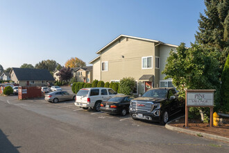 Pine Village Condominiums in Everett, WA - Building Photo - Building Photo