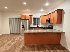 450 SW 3rd Ave in Canby, OR - Building Photo - Building Photo