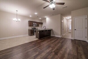 875 Reunion Pl Cir in Biloxi, MS - Building Photo