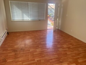 10100 Walnut St in Oakland, CA - Building Photo - Building Photo