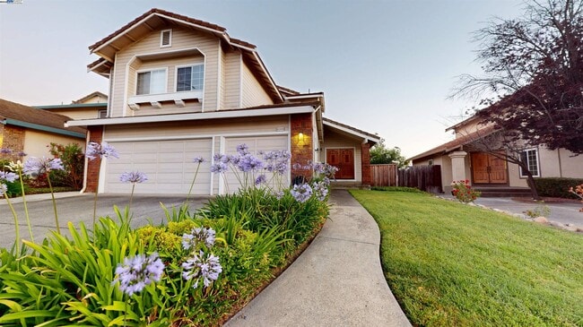 property at 43499 Southerland Way