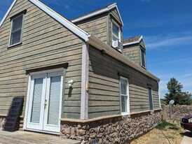 1267 W Burke Ln in Farmington, UT - Building Photo