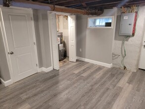 5931 N Warnock St, Unit 2nd Floor in Philadelphia, PA - Foto de edificio - Building Photo