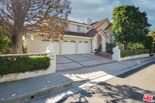 3119 Hutton Dr in Beverly Hills, CA - Building Photo - Building Photo