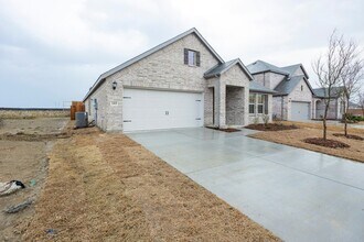 105 Corcovado Ave in Royse City, TX - Foto de edificio - Building Photo