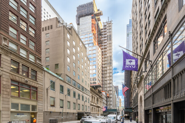 520 Fifth Ave in New York, NY - Building Photo - Building Photo