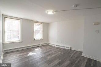 122-122 Perry St in Trenton, NJ - Building Photo - Building Photo