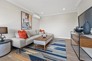 38 King Street W in Hamilton, ON - Building Photo