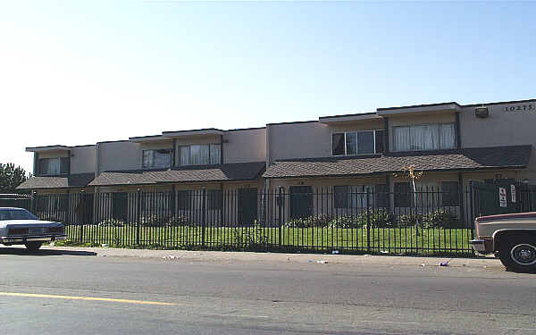 10273 Mills Station Rd in Rancho Cordova, CA - Building Photo - Building Photo