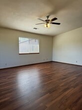 3777 Lake Forest Dr in Redding, CA - Building Photo - Building Photo