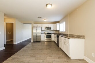 9642 W Kingman St in Tolleson, AZ - Building Photo - Building Photo