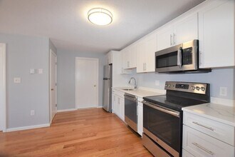 88 Charles St in Waltham, MA - Building Photo - Building Photo
