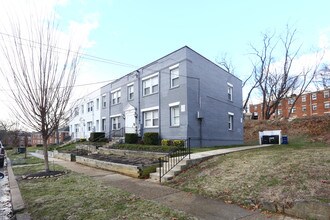 2617 29th St Se in Washington, DC - Foto de edificio - Building Photo