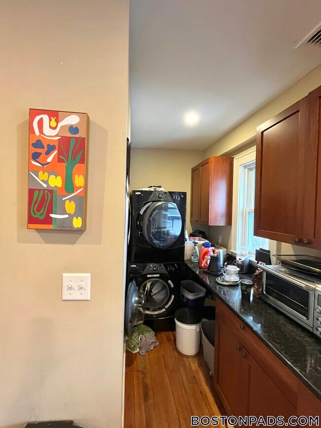 7 Boulevard Terrace in Boston, MA - Foto de edificio - Building Photo