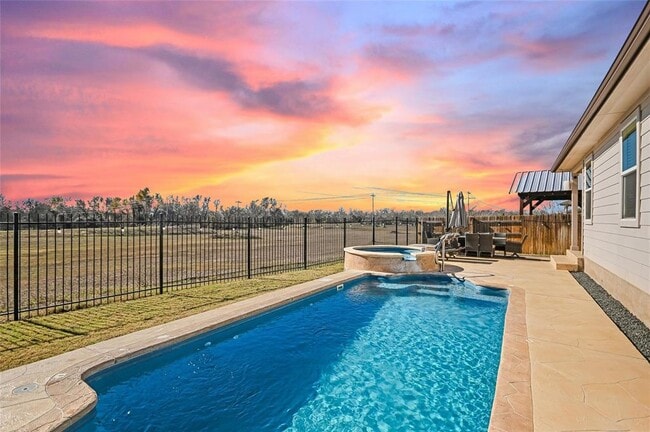 property at 507 Bluffview Dr.