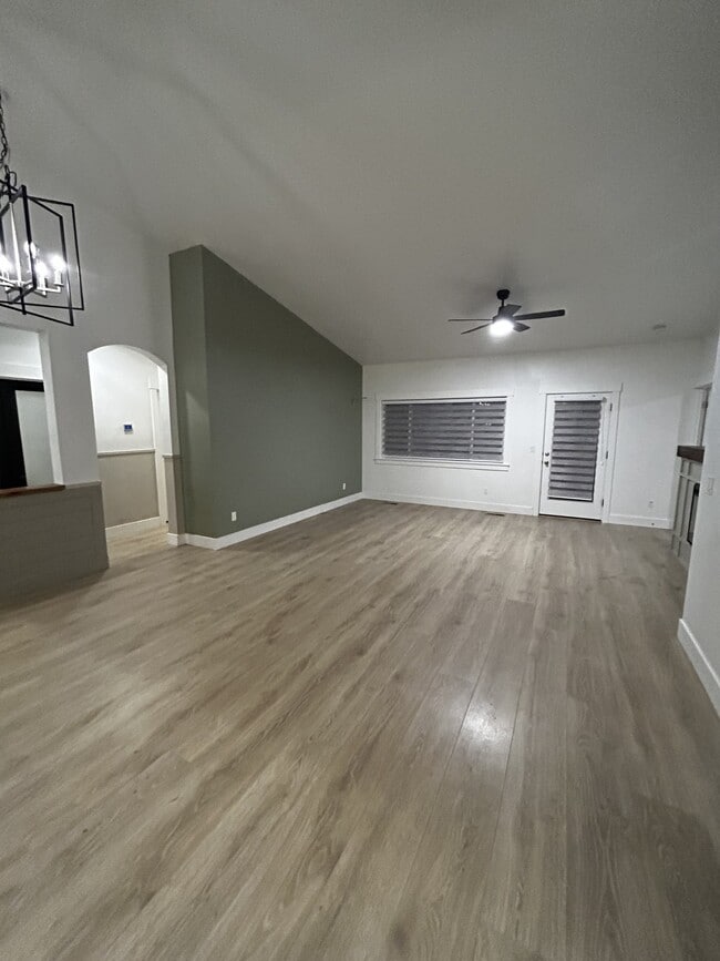 6165 E Canyon Crossing Dr